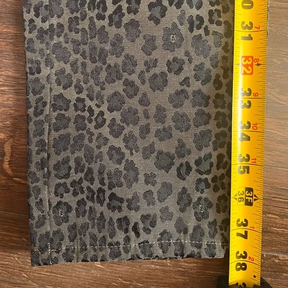 Fendi 1990s Leopard print pants sz 26. - Picture 5 of 6